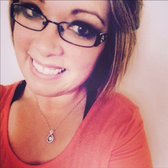 Meet your Posher, Ashlie - Picture 1 of 1